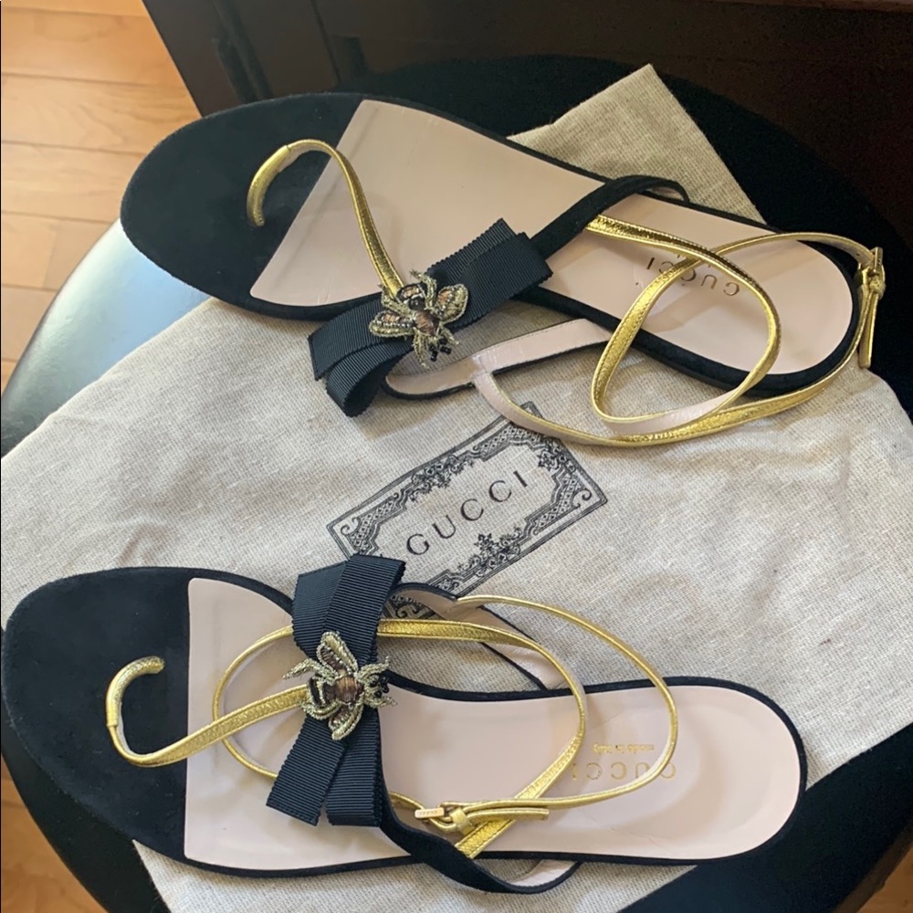 Gucci Women's Black and Gold Sandals